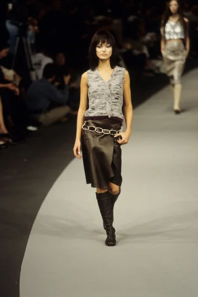 Look 3